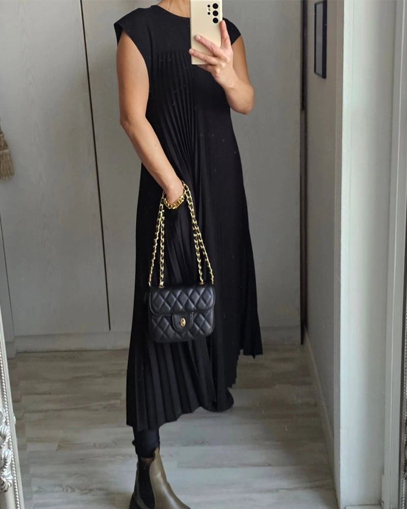 Giselle™ Effortlessly Elegant Pleated Dress