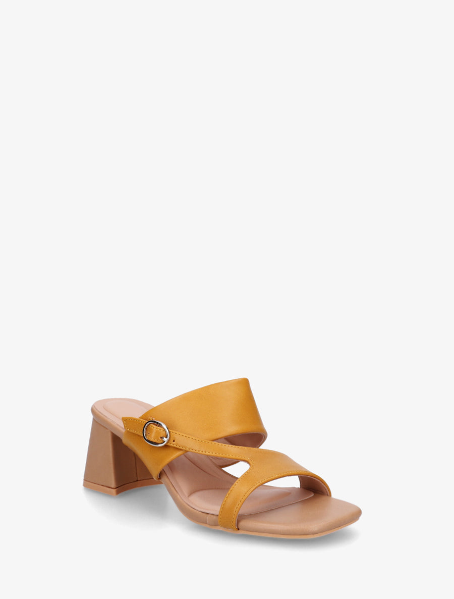 Plain sandals with an asymmetrical strap - Beige